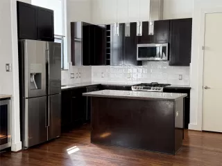 Photo #4: 77914181 Listing 