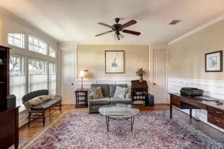 Photo #3: 77953557 Listing