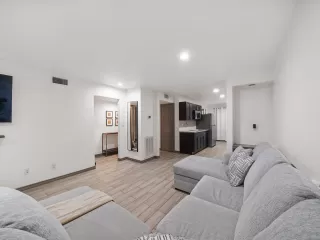 Photo #4: 78165147 Listing 