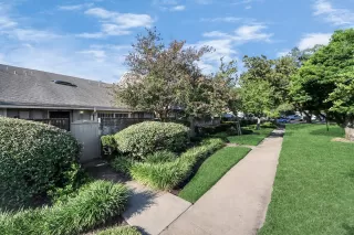 Photo #2: 78768314 Listing 