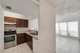 Photo #3: 79020550 Listing 