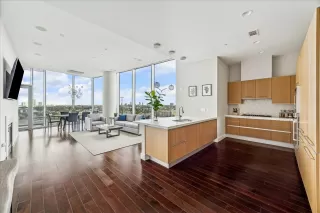 Photo #2: 79229799 Listing 