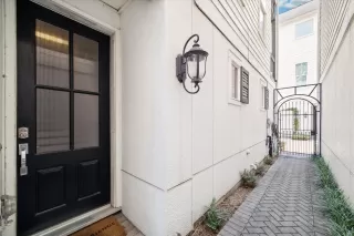 Photo #1: 79451805 Listing 