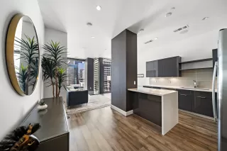 Photo #4: 79621229 Listing