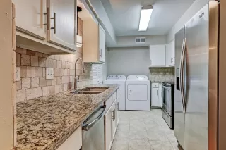 Photo #2: 79646479 Listing