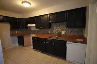 Photo #5: 79704426 Listing