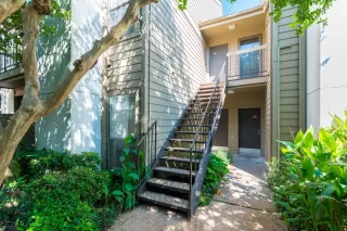 Photo #2: 79713235 Listing 