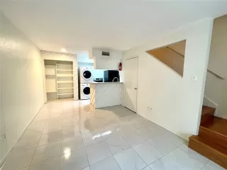 Photo #3: 79763360 Listing