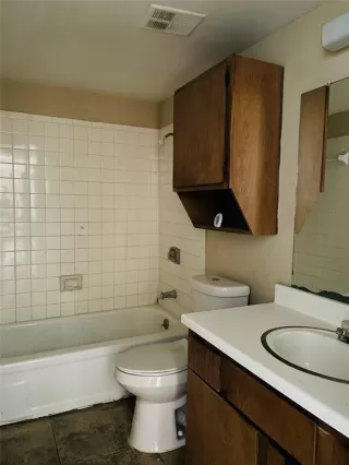 Photo #2: 79853163 Listing 