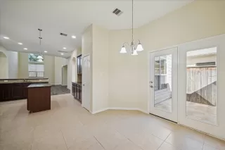 Photo #4: 79996290 Listing 