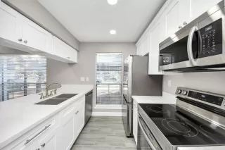 Photo #5: 8064845 Listing 