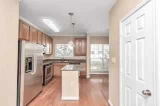 Photo #6: 81228595 Listing 