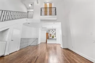 Photo #2: 81634559 Listing 