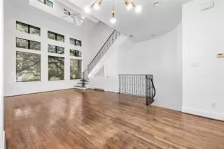 Photo #3: 81634559 Listing 