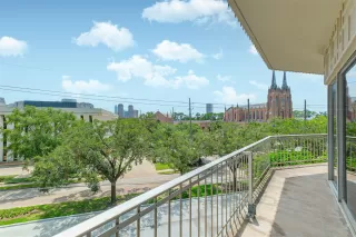 Photo #4: 81650941 Listing