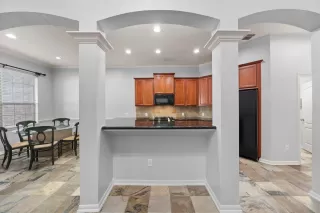 Photo #4: 81966841 Listing