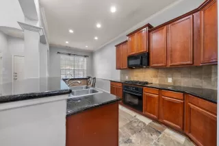 Photo #5: 81966841 Listing