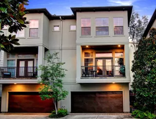 Photo #1: 82277115 Listing 