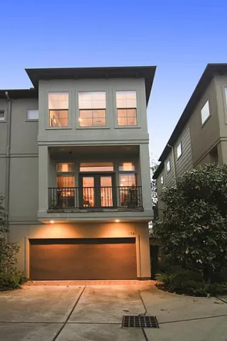 Photo #2: 82277115 Listing 