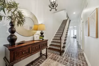 Photo #2: 82390479 Listing