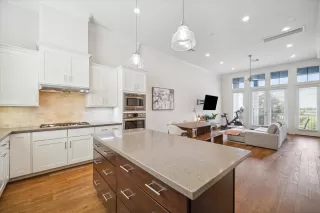 Photo #4: 8246137 Listing 