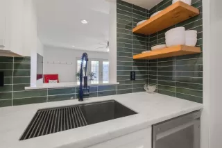 Photo #2: 82733173 Listing 