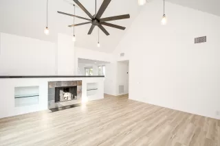 Photo #5: 82802396 Listing 