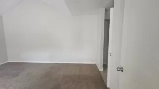 Photo #4: 83064430 Listing