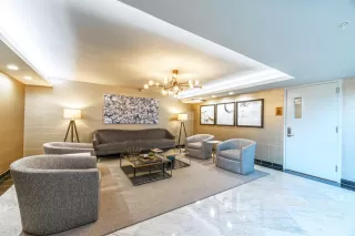 Photo #5: 83162152 Listing