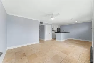 Photo #5: 8320482 Listing 