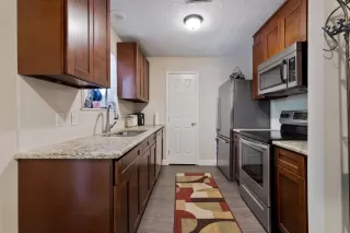 Photo #4: 83328734 Listing 