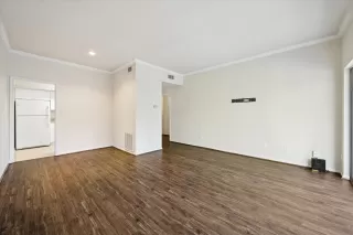 Photo #6: 83381663 Listing