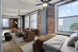 Photo #5: 83858395 Listing 