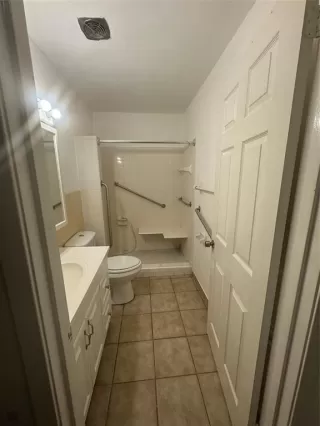 Photo #3: 84084220 Listing