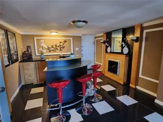 Browse active condo listings in SUSSEX CONDO EAST