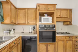 Photo #4: 85699889 Listing 