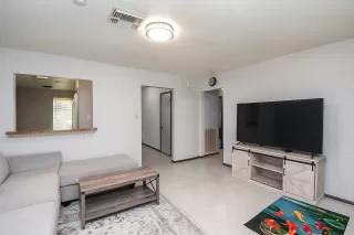 Photo #3: 86012465 Listing 