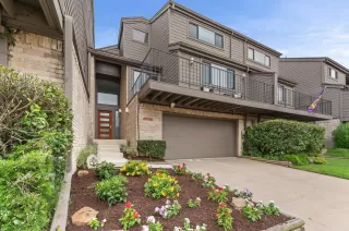 Browse active condo listings in BAL HARBOUR