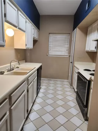 Photo #5: 87778803 Listing