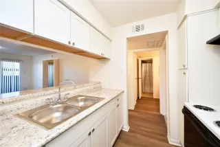 Photo #5: 87916223 Listing 