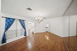 Photo #4: 87944059 Listing 