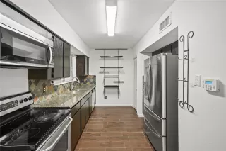 Photo #5: 87944059 Listing 