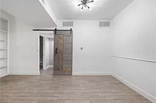 Photo #6: 88467713 Listing 