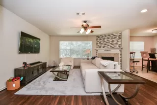 Photo #6: 89037299 Listing 