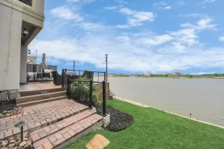 Photo #5: 89335340 Listing