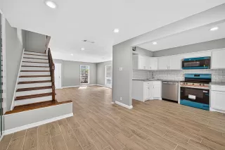 Photo #2: 89434010 Listing 