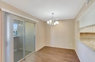 Photo #5: 89543103 Listing 