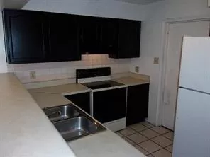 Photo #3: 89815284 Listing