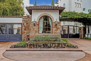 Photo #4: 89915539 Listing 