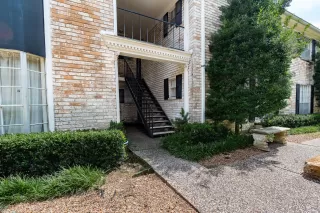 Photo #2: 90582757 Listing 